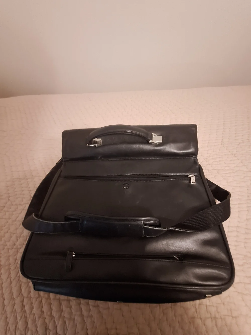 Samsonite classic genuine